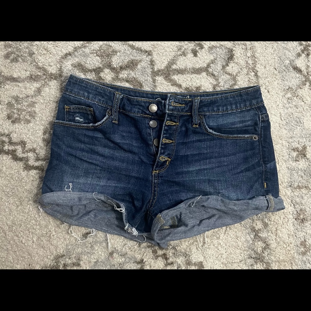 Jean “Short-Shorts”